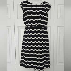 NWOT ILE New York Wavy Design Dress Black and White w/Belt
